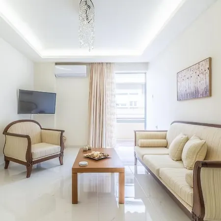 Classy Vintage Apt Near Centre Apartament *