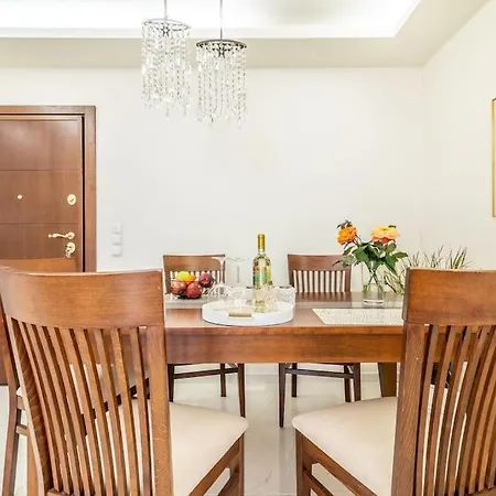 Classy Vintage Apt Near Centre Apartament *