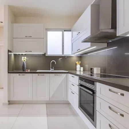 Classy Vintage Apt Near Centre *