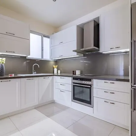 Classy Vintage Apt Near Centre Apartament *